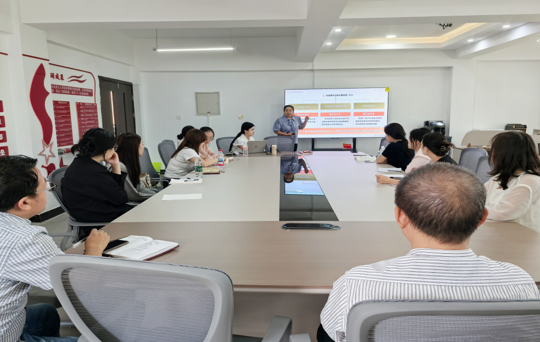 马克思主义学院开展集体备课