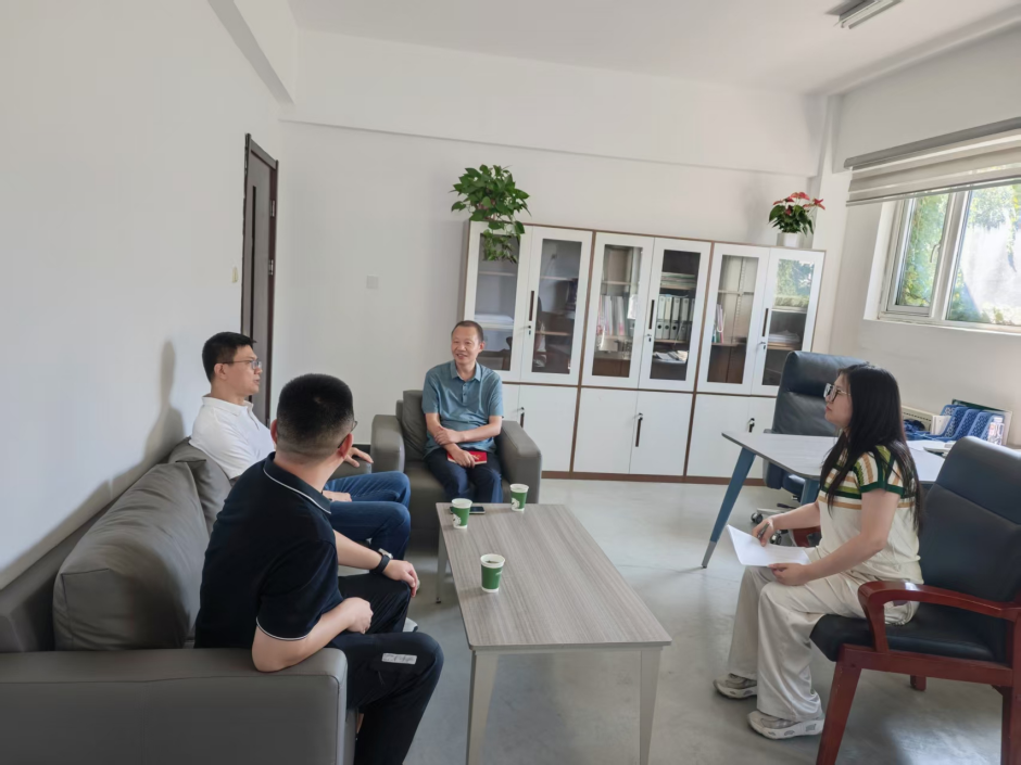 校党委书记胡文强莅临马克思主义学院指导工作